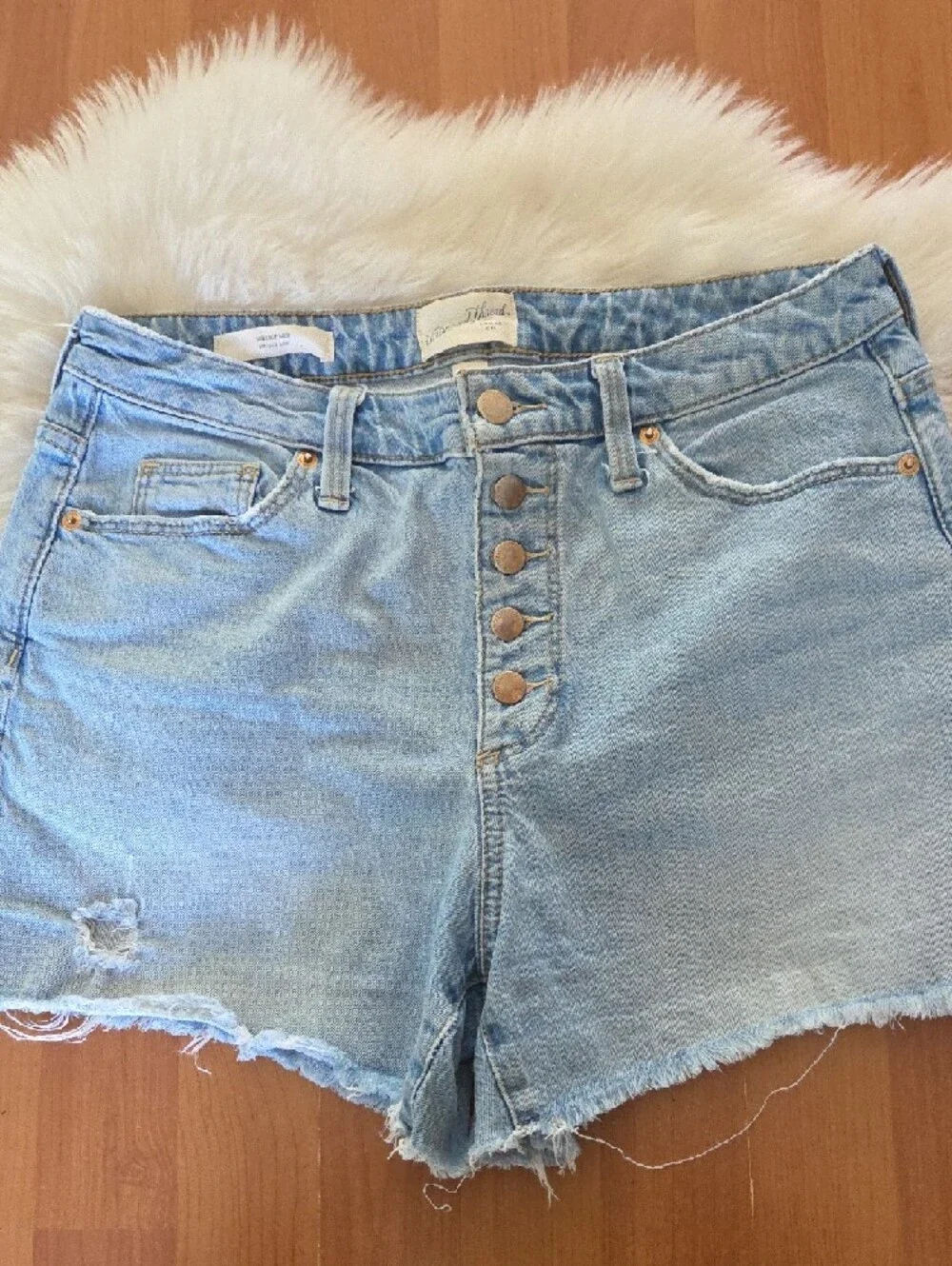Universal Thread Light Wash Button-Fly Denim Shorts